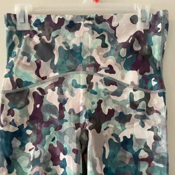SPANX Booty Boost® Active Printed 7/8 Leggings M Painted Blue Camo Activewear - Picture 4 of 11